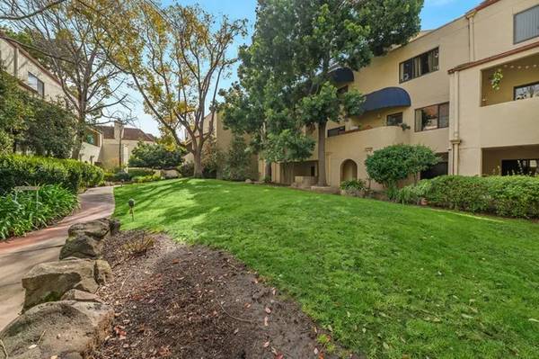 Condos on California Avenue · Palo Alto photo 5