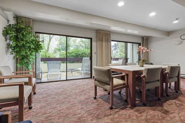 Condos on Sheridan Avenue · Palo Alto photo 3