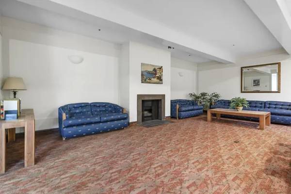 Condos on Sheridan Avenue · Palo Alto photo 4