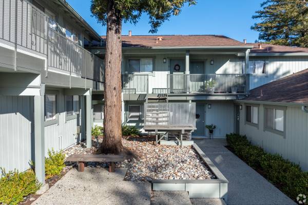 900 Alvarez Avenue, Pinole, CA 94564 photo 2