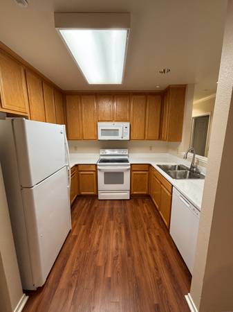 Apartments on South El Camino Real · San Mateo photo 2