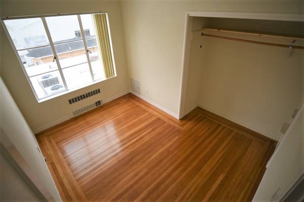 Apartments on Bancroft Way · Berkeley photo 3