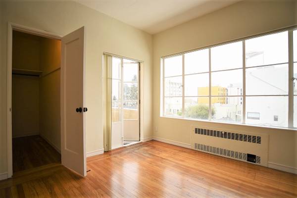 Apartments on Bancroft Way · Berkeley photo 4