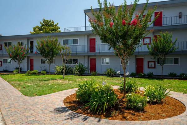 Apartments on Fremont Blvd · Fremont photo 5