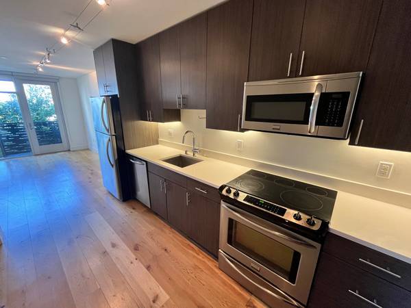Apartments on Ritch St · San Francisco photo 3