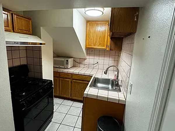 Bright  Spacious Single Family Home - Parkside photo 5