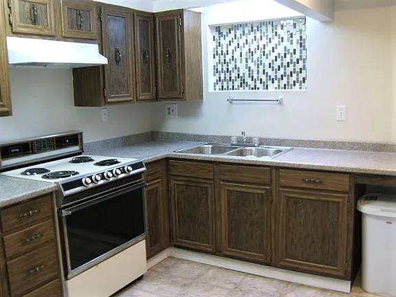 Charming 3-Bedroom Home in Prime Cambrian Location photo 2