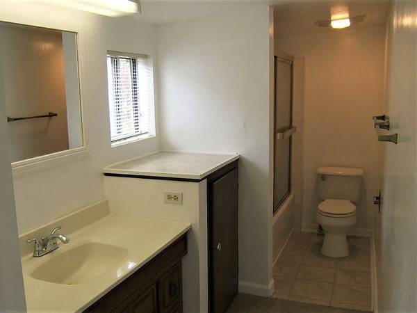 Charming 3-Bedroom Home in Prime Cambrian Location photo 4