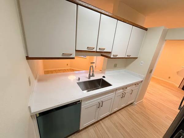 Condos on Benns Terrace · Fremont