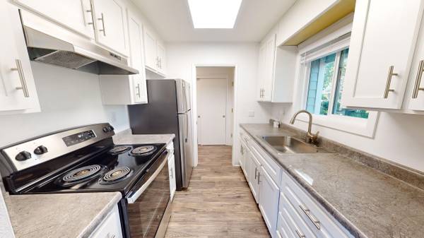 Apartments on Robinson St - 40 · El Verano