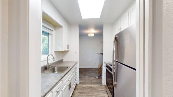 Apartments on Robinson St - 40 · El Verano photo 3