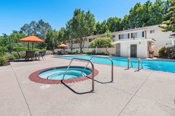 Apartments on Meridian Ave · San Jose photo 2
