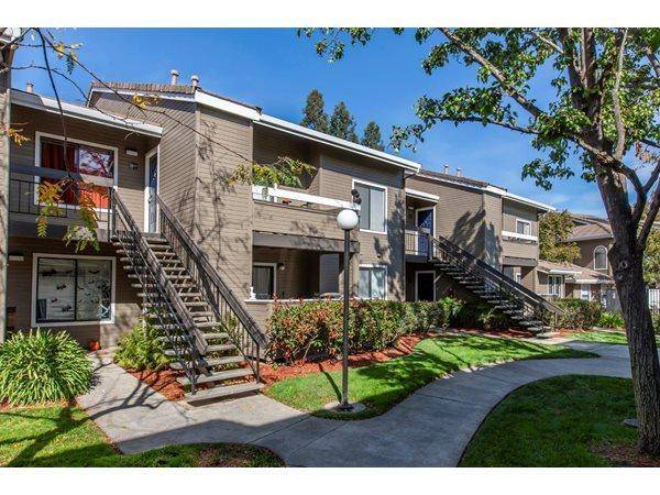 Condos on Del Monte Avenue · Morgan Hill photo 4