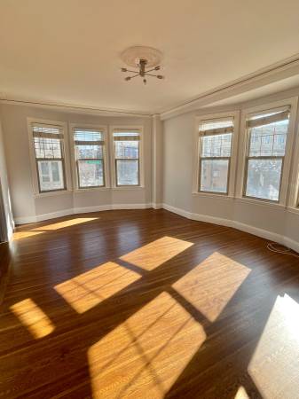 California & Pierce Apartments photo 2