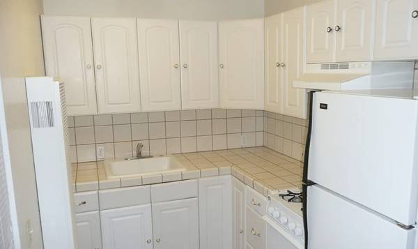 Apartments on Laurel St - 10 · Santa Cruz photo 3