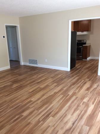 3BR/1BA Apartment on Atlanta Ct · Santa Rosa photo 4