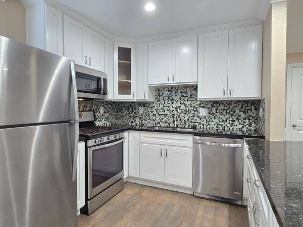 Apartments on California St · Santa Clara