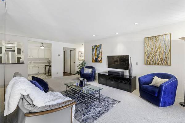 Apartments on N El Camino Real · San Mateo photo 3