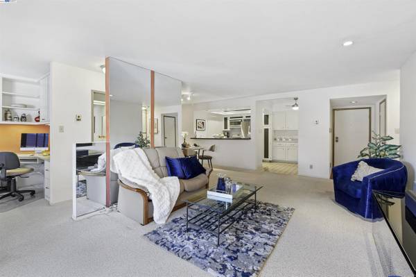 Apartments on N El Camino Real · San Mateo photo 4