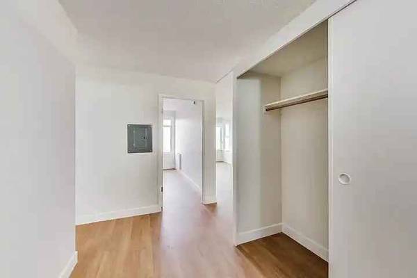 1BR/1BA Apartment on Alameda De Las Pulgas · Belmont photo 5