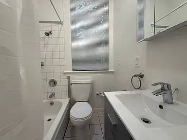 1BR/1BA Apartment on Page St Apt A · San Francisco photo 4