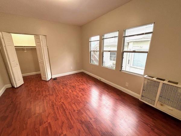 Apartments on Filbert St · Oakland photo 3