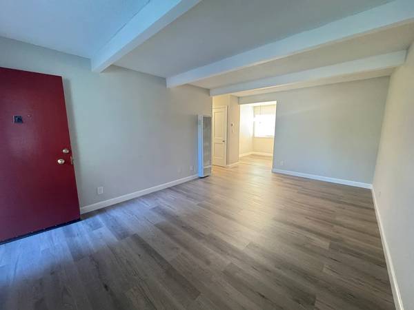 Beautifully Upgraded 1BR/1BA Apartment in Alameda photo 4