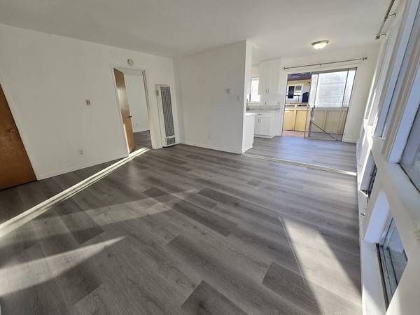 Updated 4 Bedroom, 2.5 Bathroom Townhouse in North San Jose photo 2