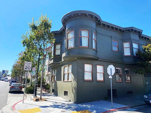 Others on Woolsey St · San Francisco photo 3