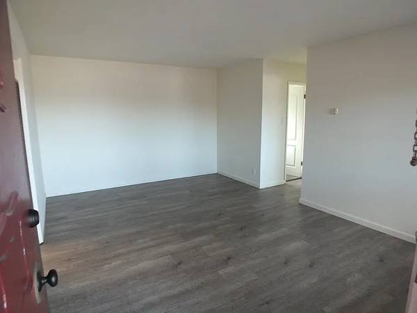 Updated 3-bed / 2-bath Single-family Home! photo 4