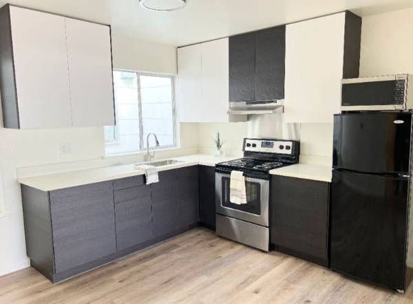 Charming Mediterranean 3++ Bedroom, 2 Bath Home in Piedmont photo 2