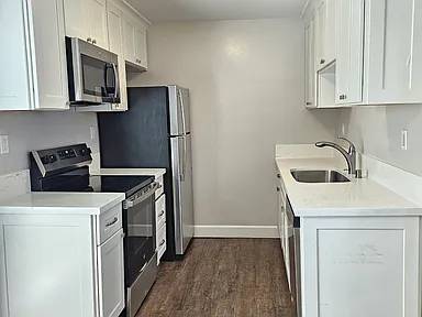 Vista Terrace Apartments photo 2