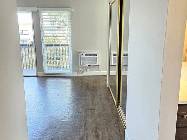 Vista Terrace Apartments photo 5