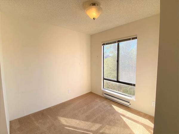 1BR/1BA Apartment on Commodore Dr · Emeryville photo 5