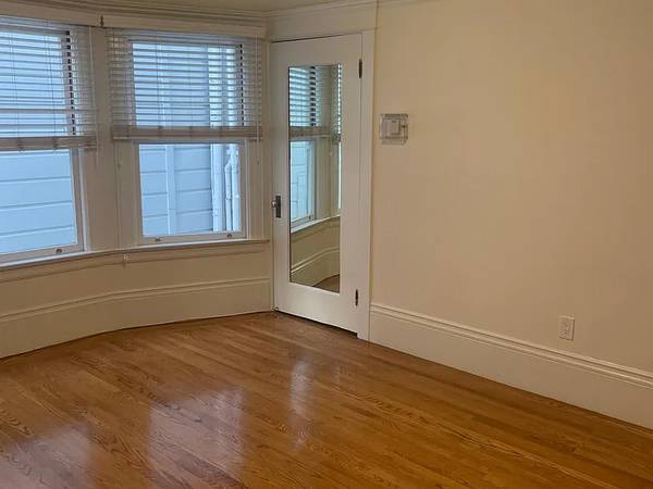 2440 Van Ness Ave photo 4