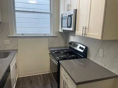 2440 Van Ness Ave photo 5