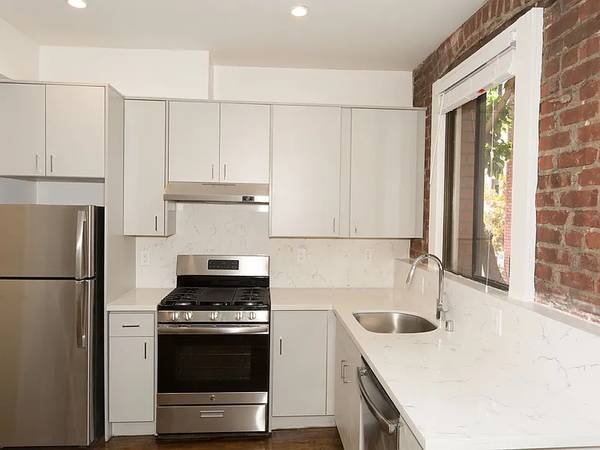 1240 BUSH Apartments photo 3