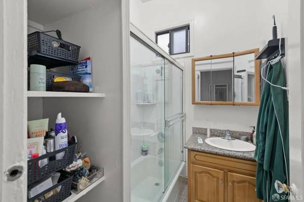 2BR/1BA Apartment on Union St · San Francisco photo 5