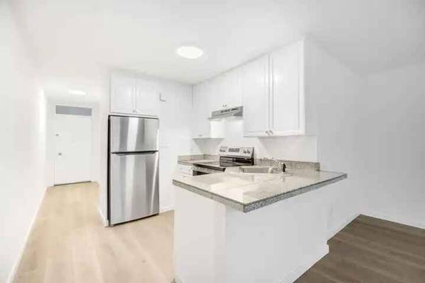 940 Guerrero Street (1082r) photo 2