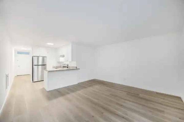 940 Guerrero Street (1082r) photo 3