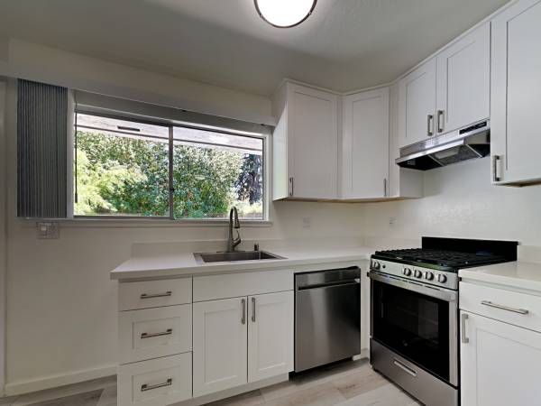 Apartments on Jayne Ave · Oakland photo 5