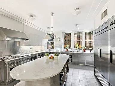 Apartments on E 70th St · New York photo 4
