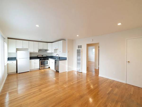 1128 - 1130 Bancroft photo 3