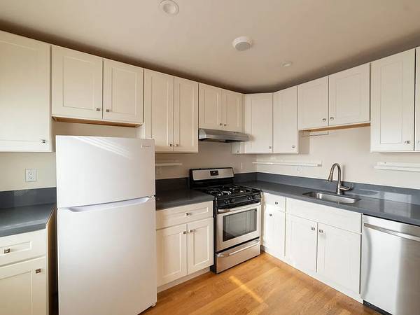1128 - 1130 Bancroft photo 5