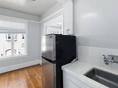 2395 Pacific Avenue (963r) photo 4