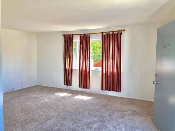 Bright and Spacious 3BD/3BA Home with Bonus Room and Garage photo 3