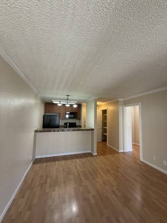 Condos on Imperial Way · Daly City photo 3