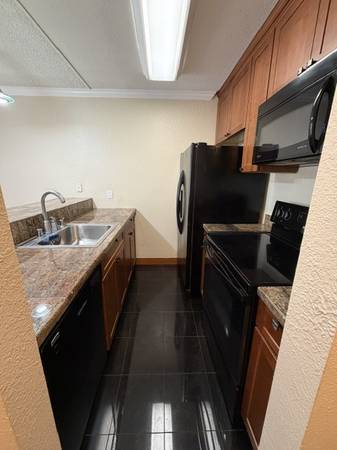 Condos on Imperial Way · Daly City photo 5