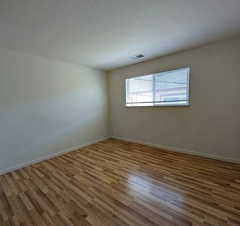 Bright Updated 2 Bedroom 1.5 Bath North San Jose Condo photo 3