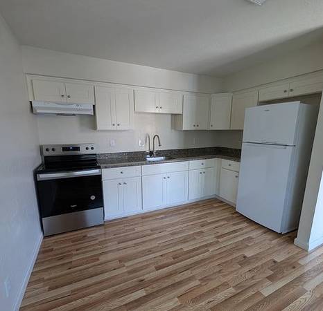 Bright Updated 2 Bedroom 1.5 Bath North San Jose Condo photo 5